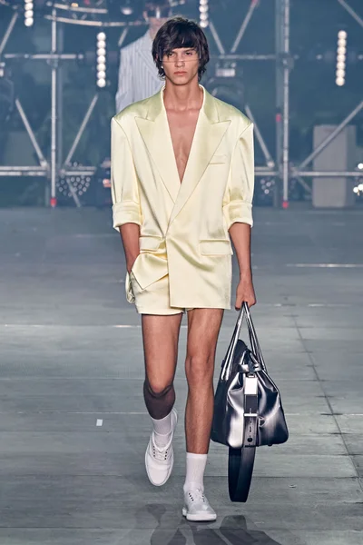 Look 40